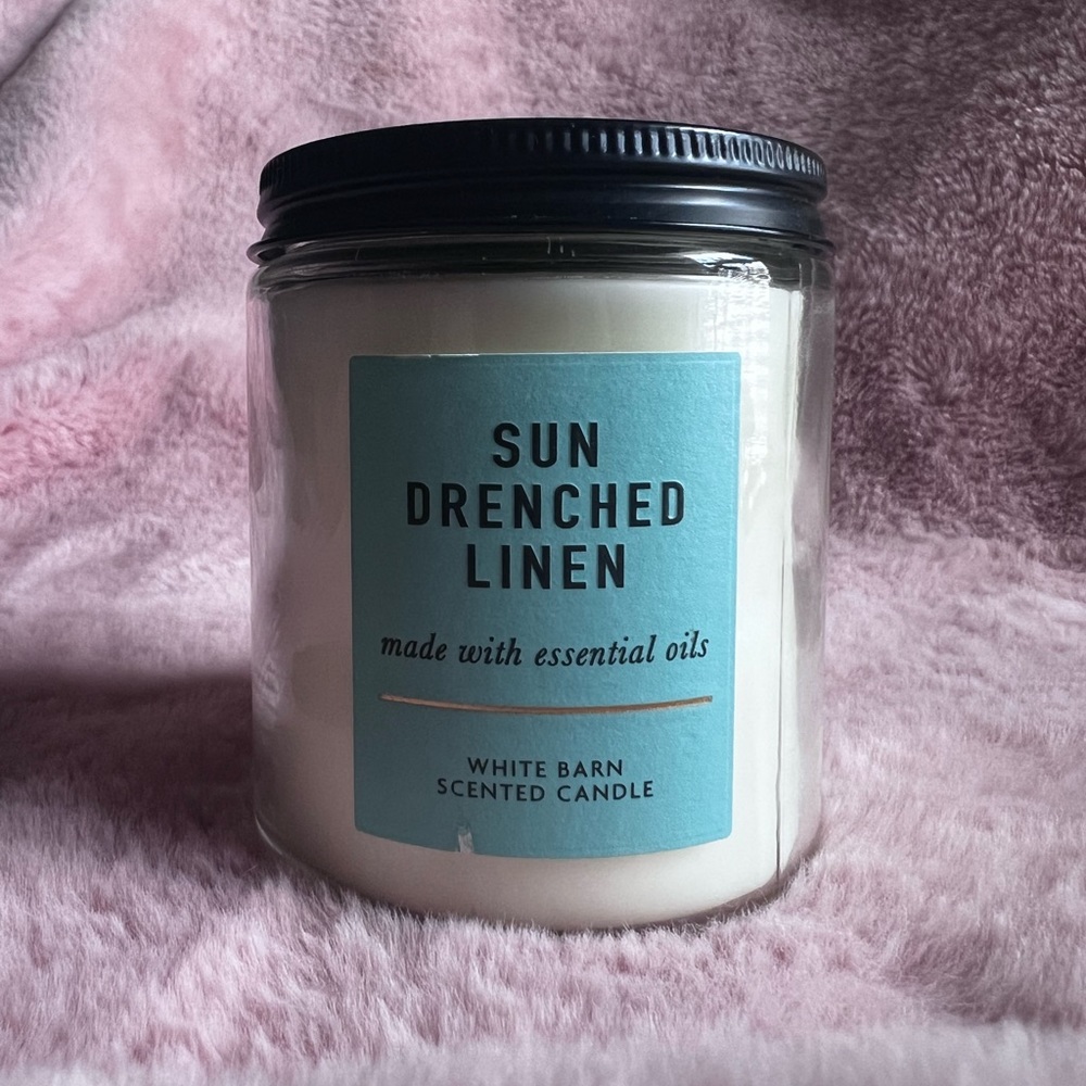 NEW White Barn Sun Drenched Linen 7oz Candle